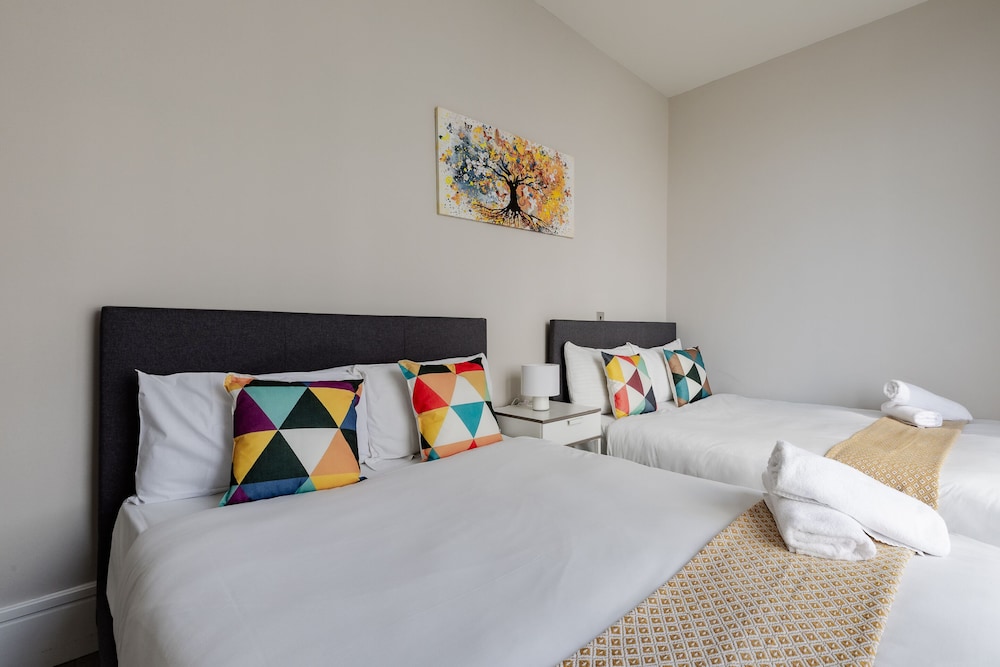 Superb Apartments opp Edgware Rd Station
