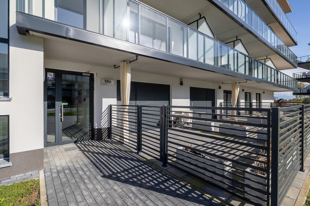 Amazing Studio With Balcony by Renters