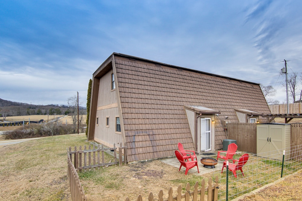 Centrally Located Mills River Townhome w/ Fire Pit view 5