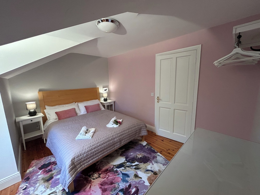 4 Bedroom Detached Home Close to Kenmare Town