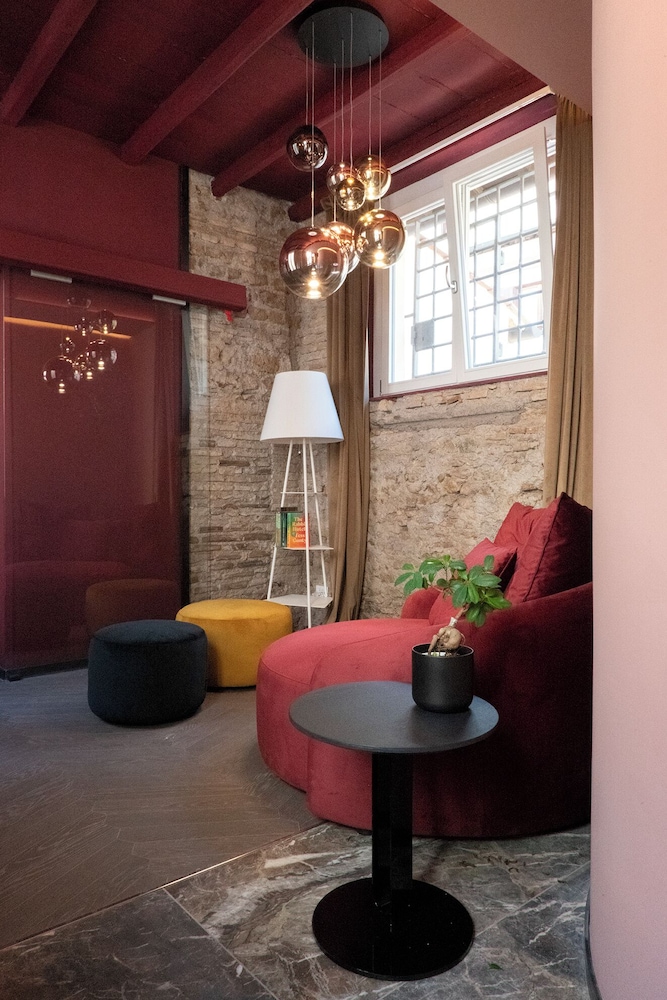 Colonna Collection