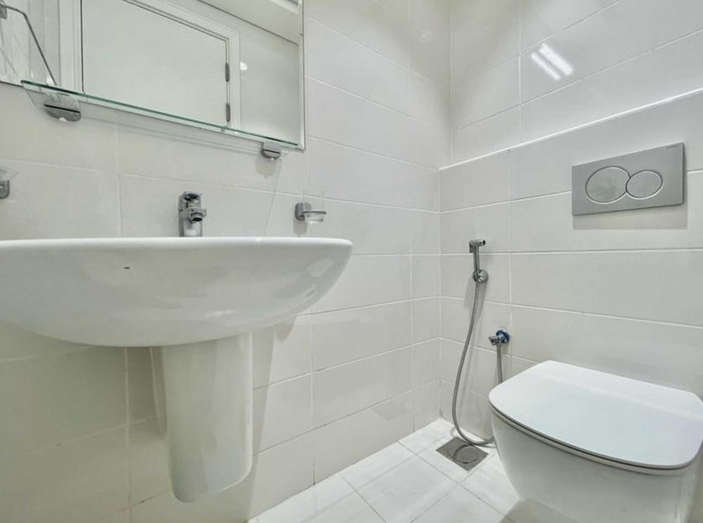 Cozy 1 BHK Apartment in Palette Tower in Tourist Club Area