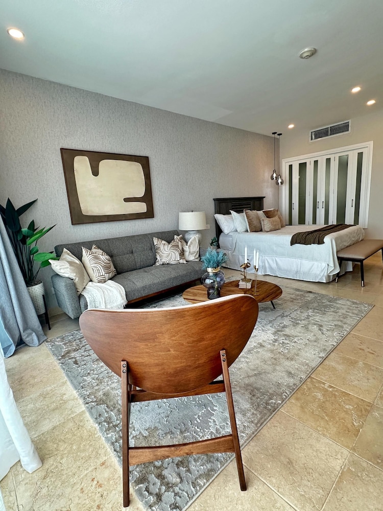 Modern Studio With Ocean View in Punta Palmera
