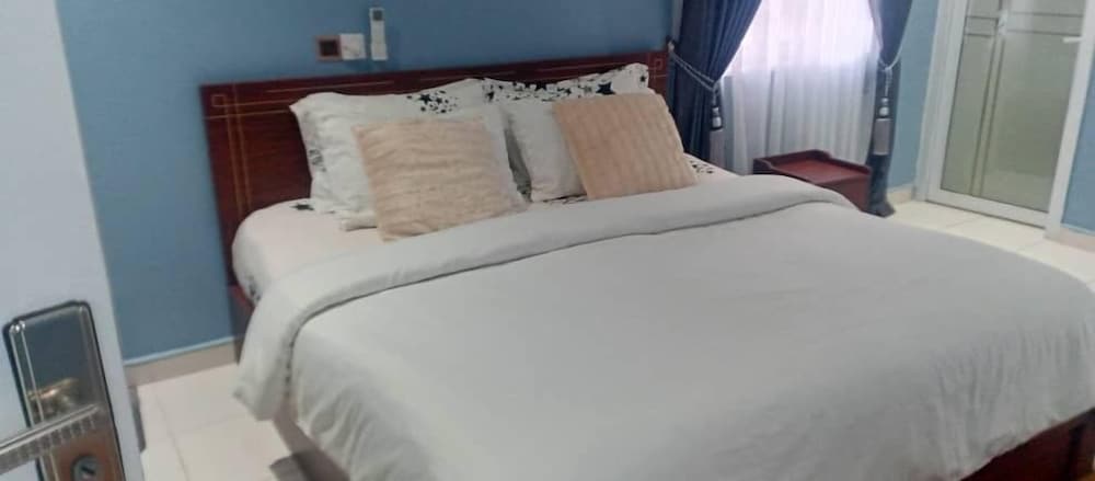 SNS Apartments