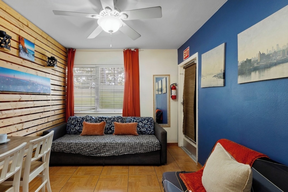 1BR Studio w/ Parking, Pet Friendly & BBQ Area