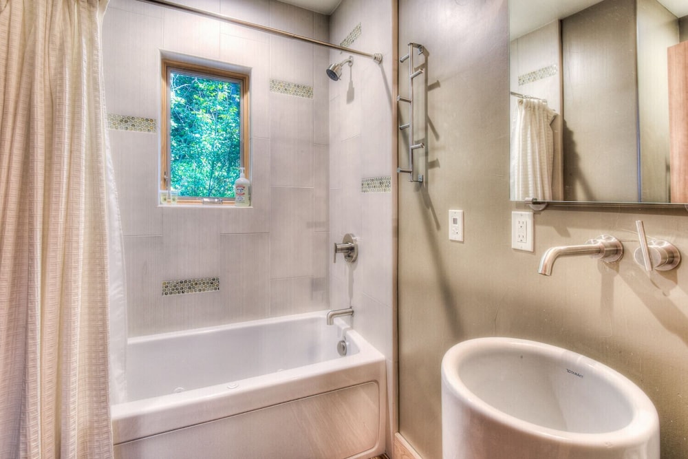 Lake Tahoe Vacations - Shining Shire - Property Image 2