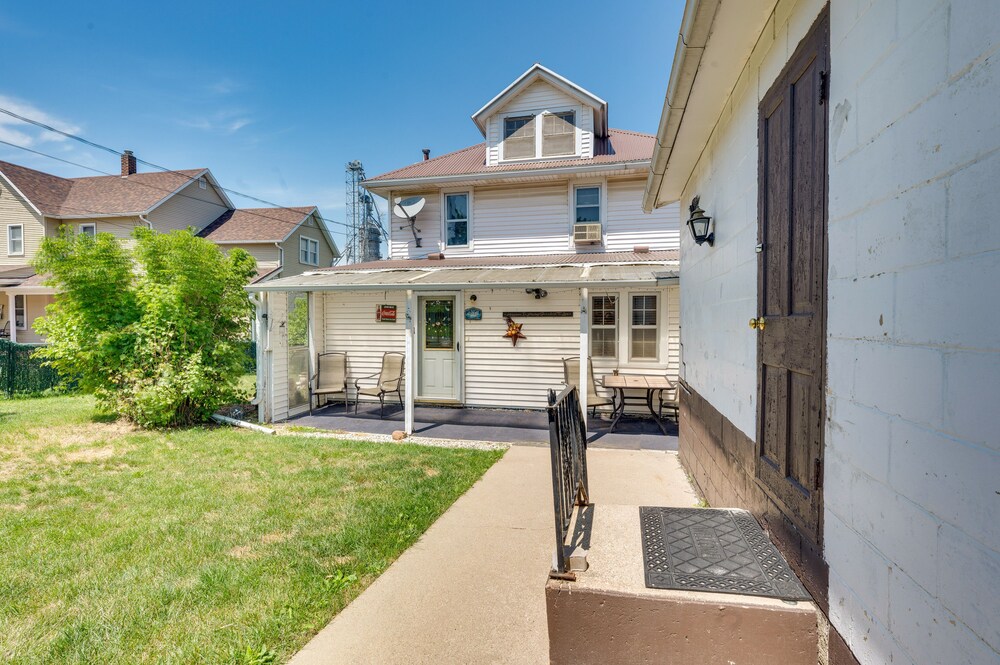 Cozy Iowa Getaway w/ Patio & Fenced-in Yard! view 3