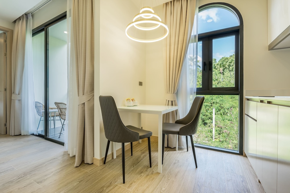 Palmetto Park Residence