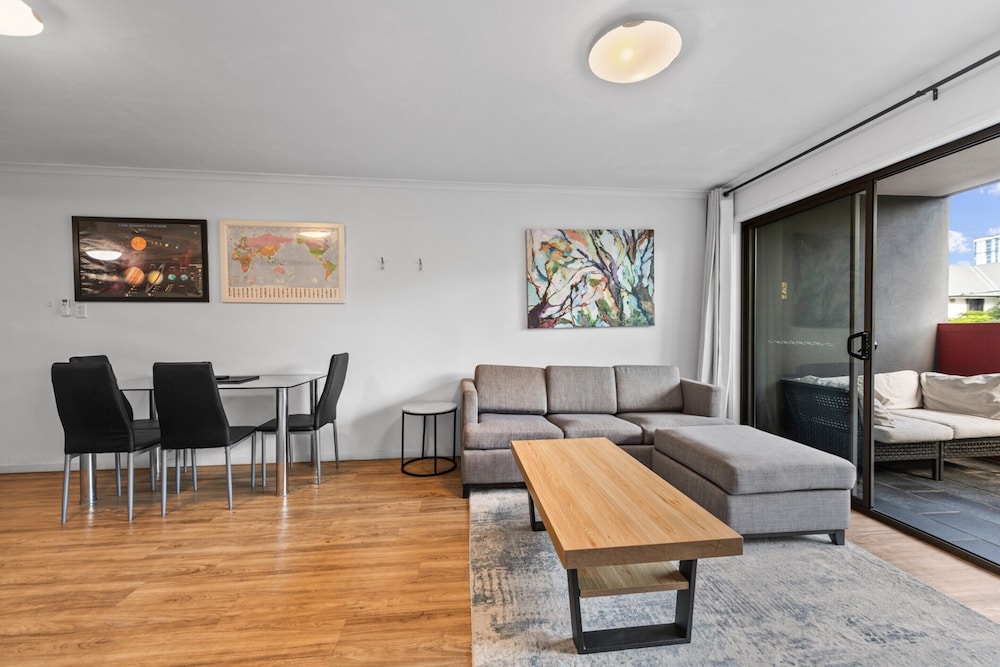 Central Bowen Hills Stay