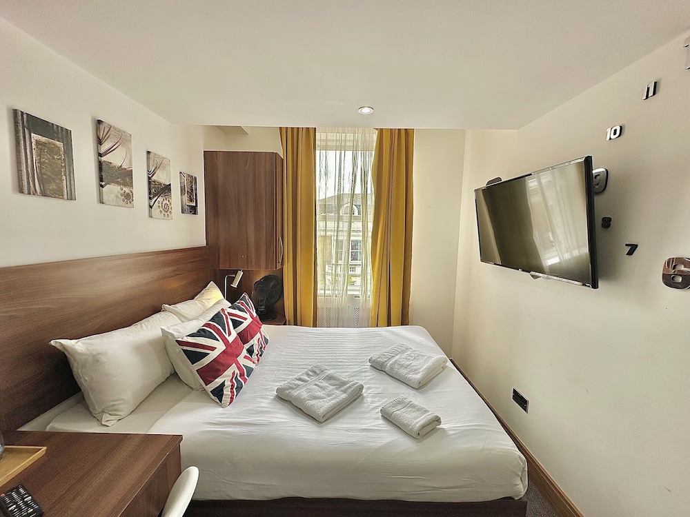 205 Earls Court