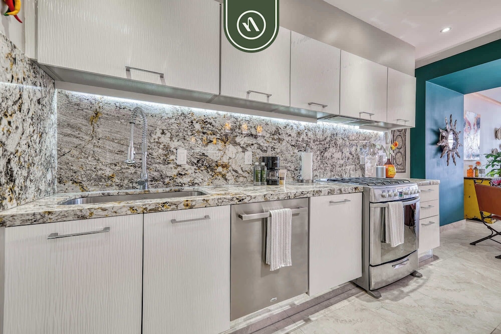 Stunning 2 BR Condo in Romantic Zone - Pool