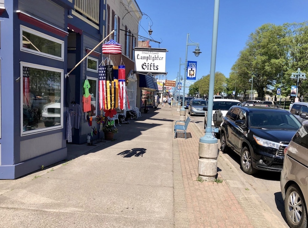 Lockview Motel