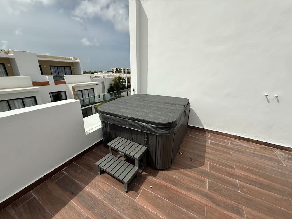 Unique B-202 NOK Unique 2BR Apartment by Vistacana Rentals