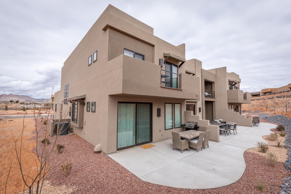 Red Rock Oasis view 5
