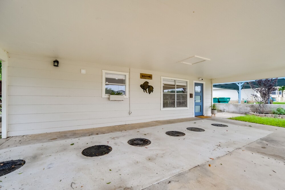 Marble Falls Vacations - Lakefront Granite Shoals Escape w/ Dock! - Property Image 9