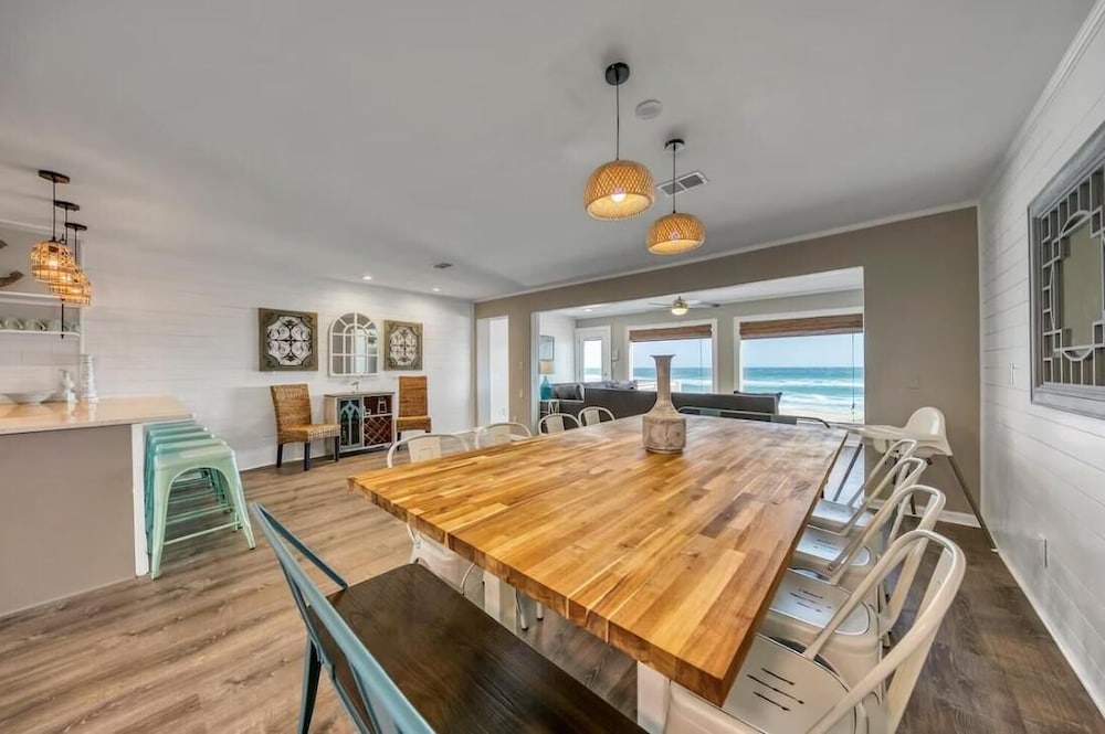 Green Reef #6- Beachfront Bliss