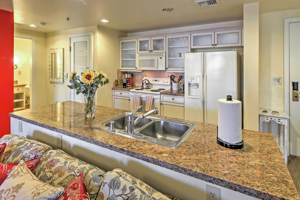 Lake Las Vegas Condo w/ Balcony, Resort Amenities!