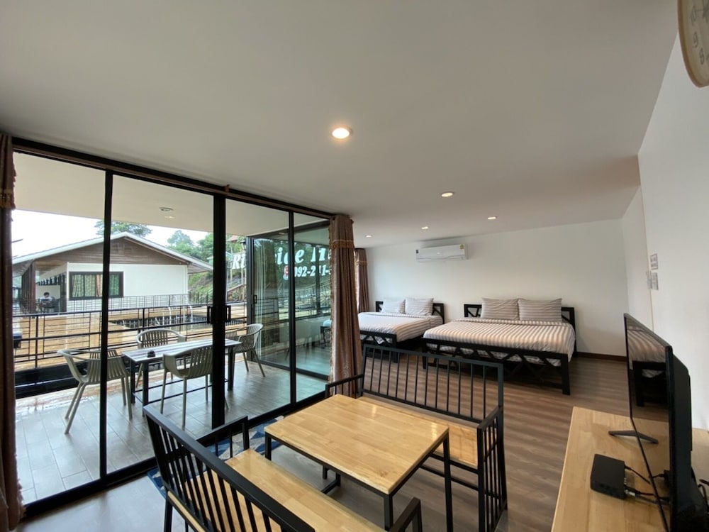 Riverside Hill Resort & Restaurant