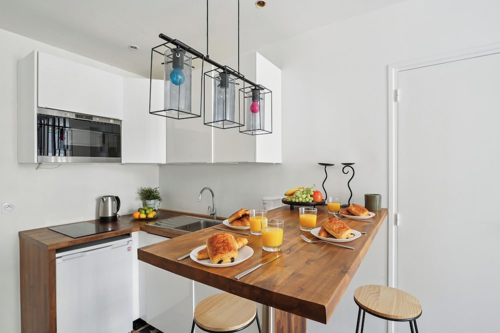Modern Central Paris Flat by Les Halles