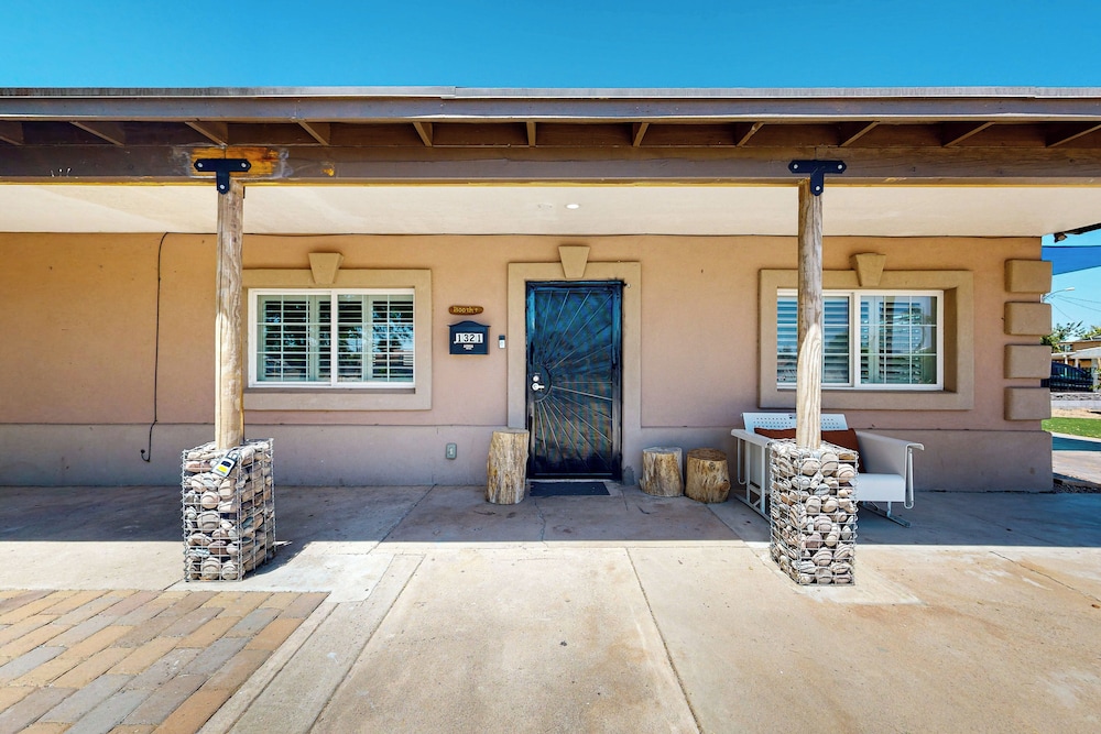 Home in Great Location - AC, W & D, Dog Friendly