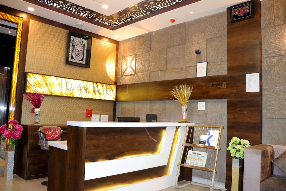 Lobby & Reception