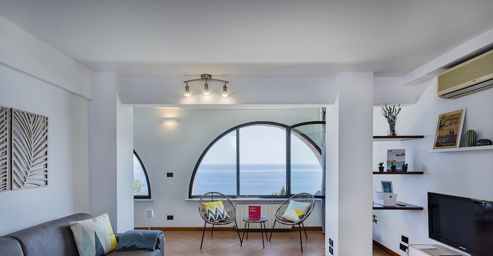 Ami o M by Wonderful Italy view 4