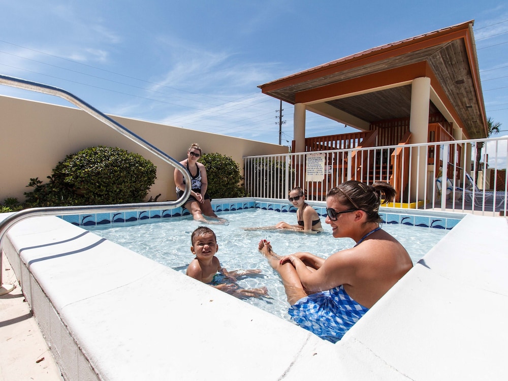 Surf Dweller 703 by Brooks and Shorey Resorts