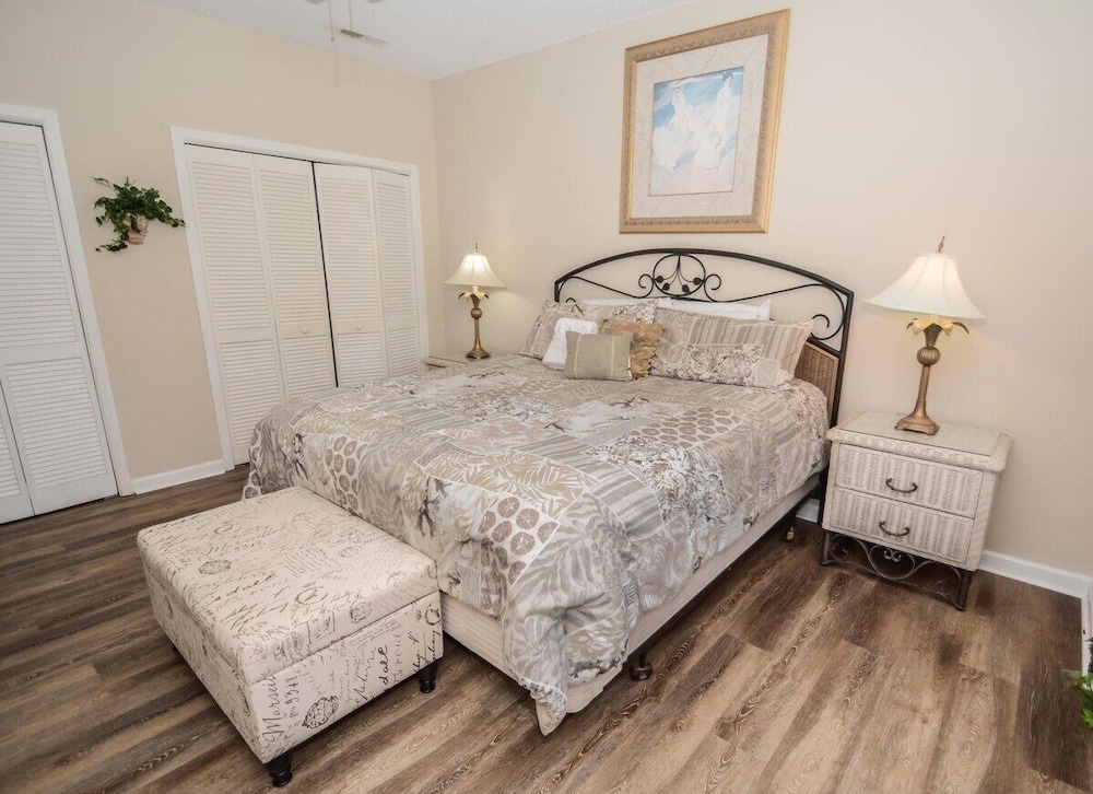 Canterbury Court 6 E 3 Bedroom Apts