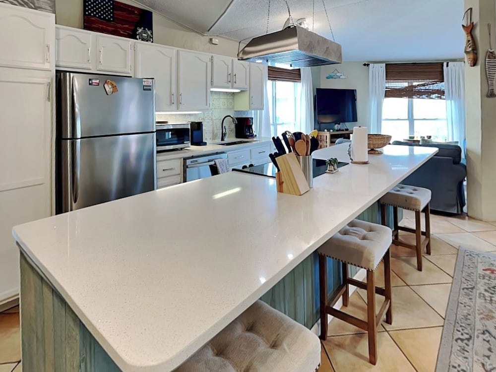 Siesta Keys by Miss Kitty’s