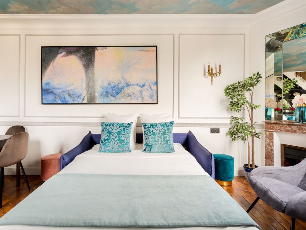 Merveil Luxury Suites - Royale - Saint Honore view