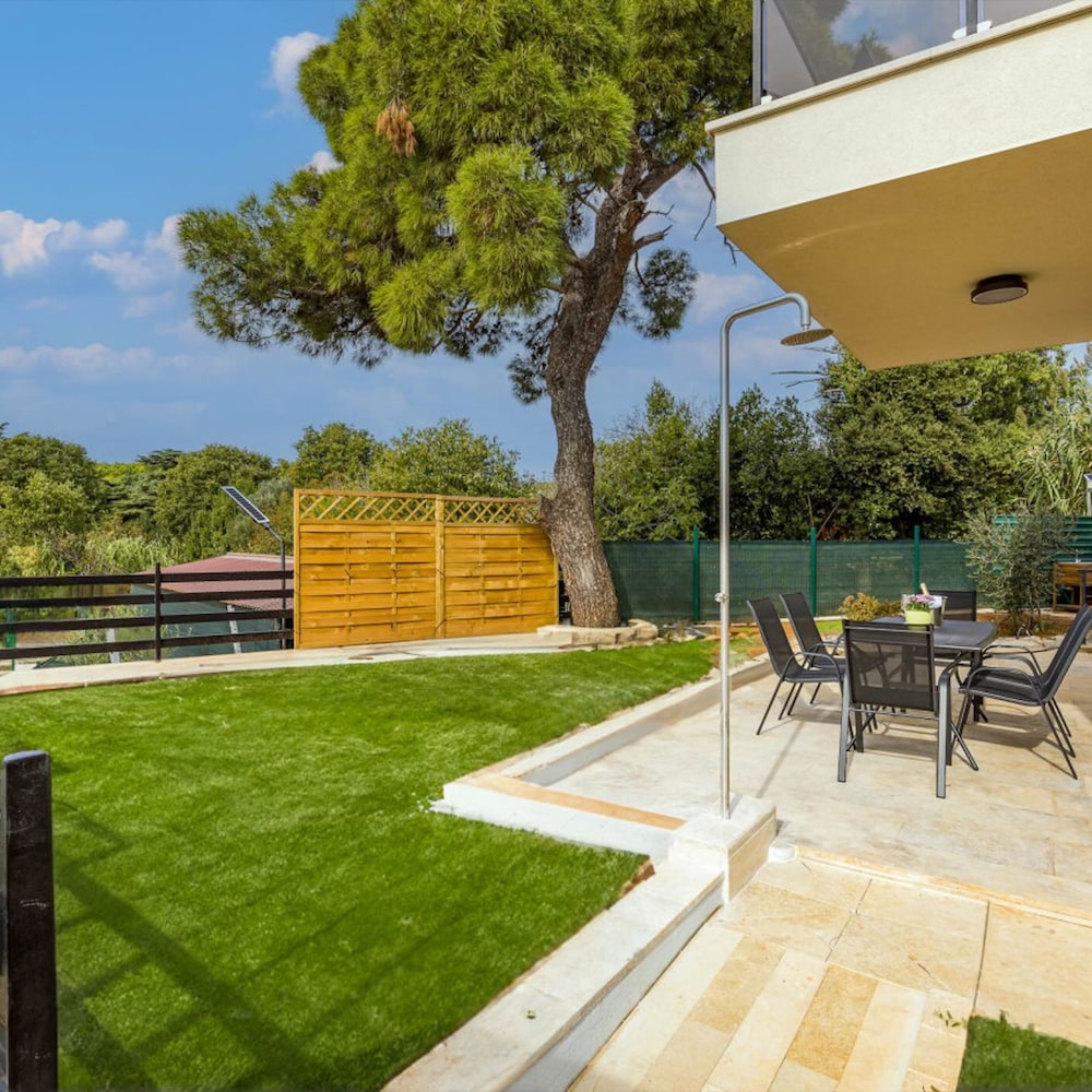 Villa Palma - Seaside Luxury Villa for 6 Person