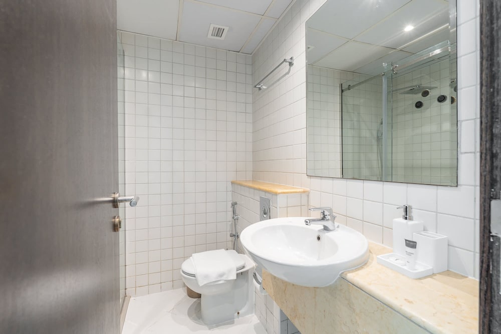Elegant 1-bedroom Apartment for 4 in Dubai Marina
