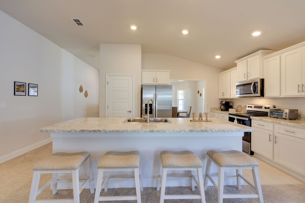 11 Mi to Beach: Newly Built Palm Coast Home!