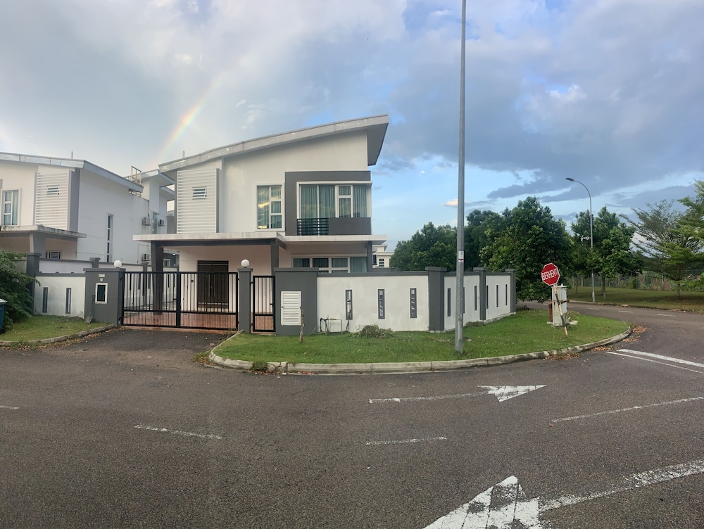 Hom Villa 16-25 pax photo 1
