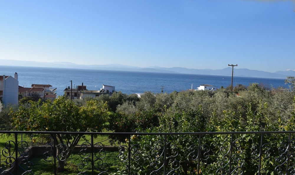 Maria s Sea View House