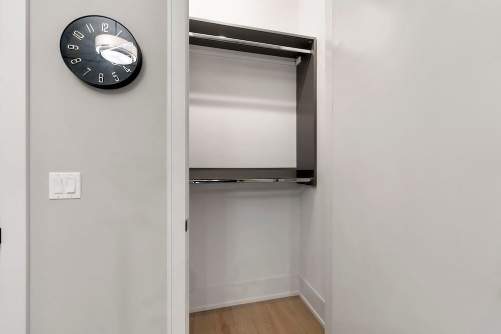 Chic 2BR 2BA Condo w Balcony - River North Chicago
