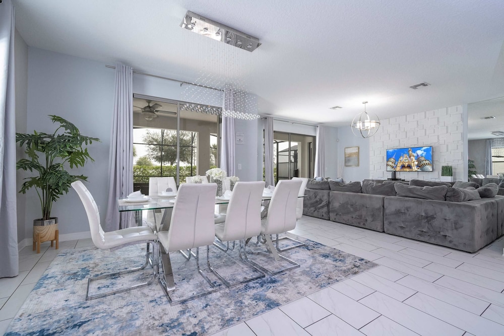 Home 6bed Themed Rooms Game Room Storey Lake