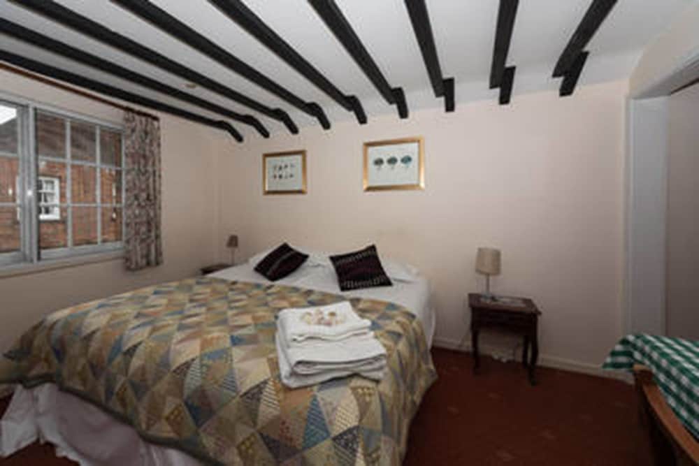 The Bull at Wargrave view 4