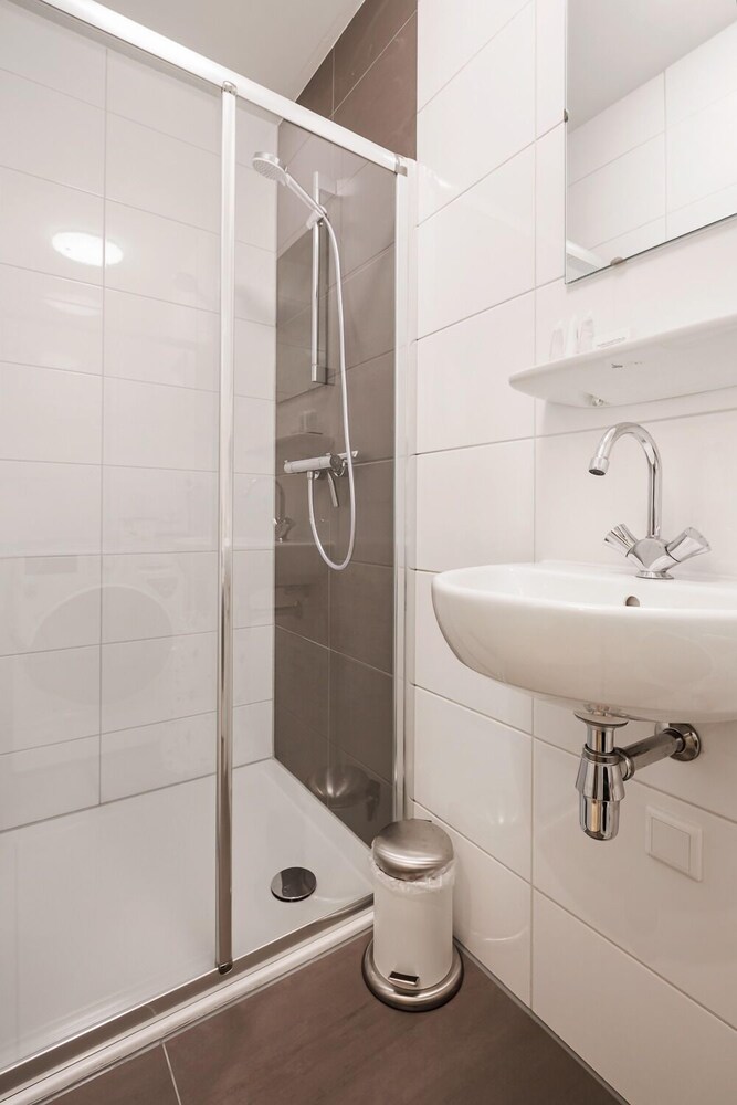 Canal Garden Apartment 11