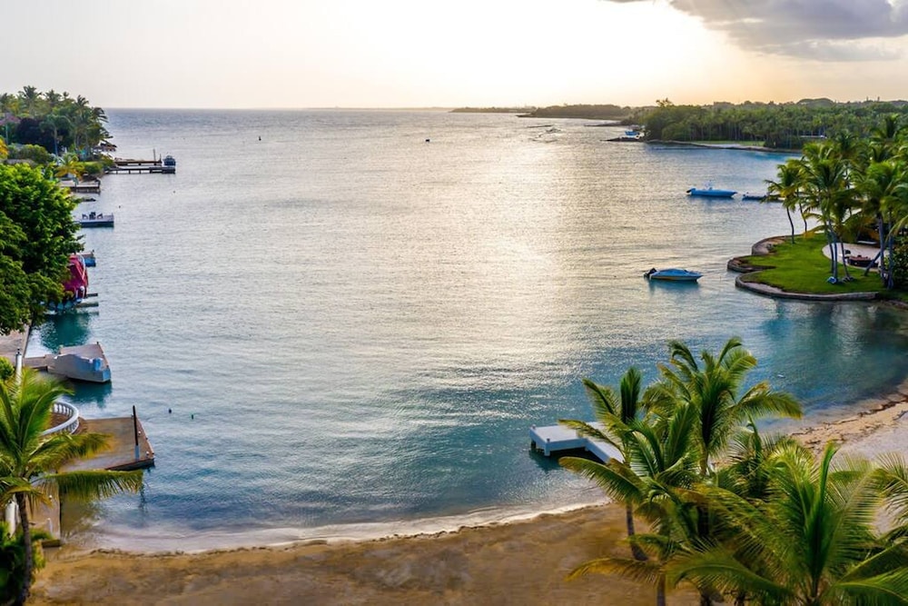 Private Beach Estate w Pool Elevator Chef Butler