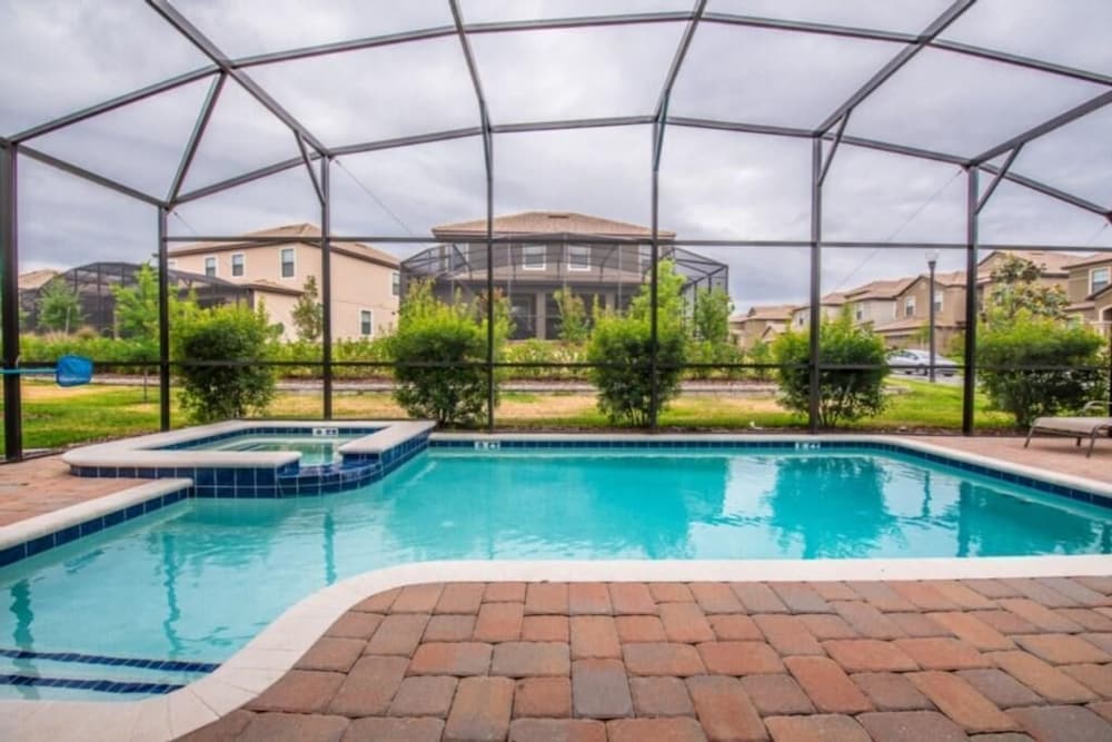 9151 WD - 5BR Villa Paradise: Private Pool