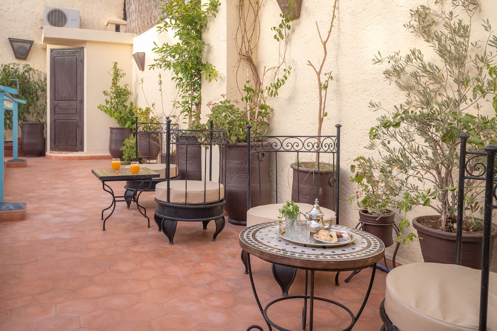 outdoor bbq area