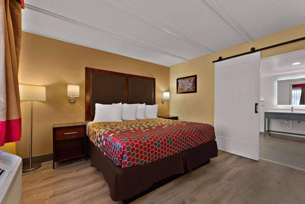 Flagstaff Vacations - Econo Lodge Flagstaff Route 66 - Property Image 38