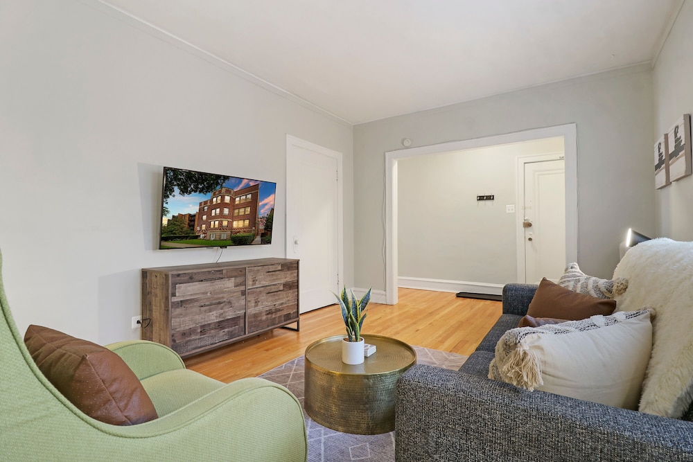 Peaceful 1BR Escape in Evanston - Hinman