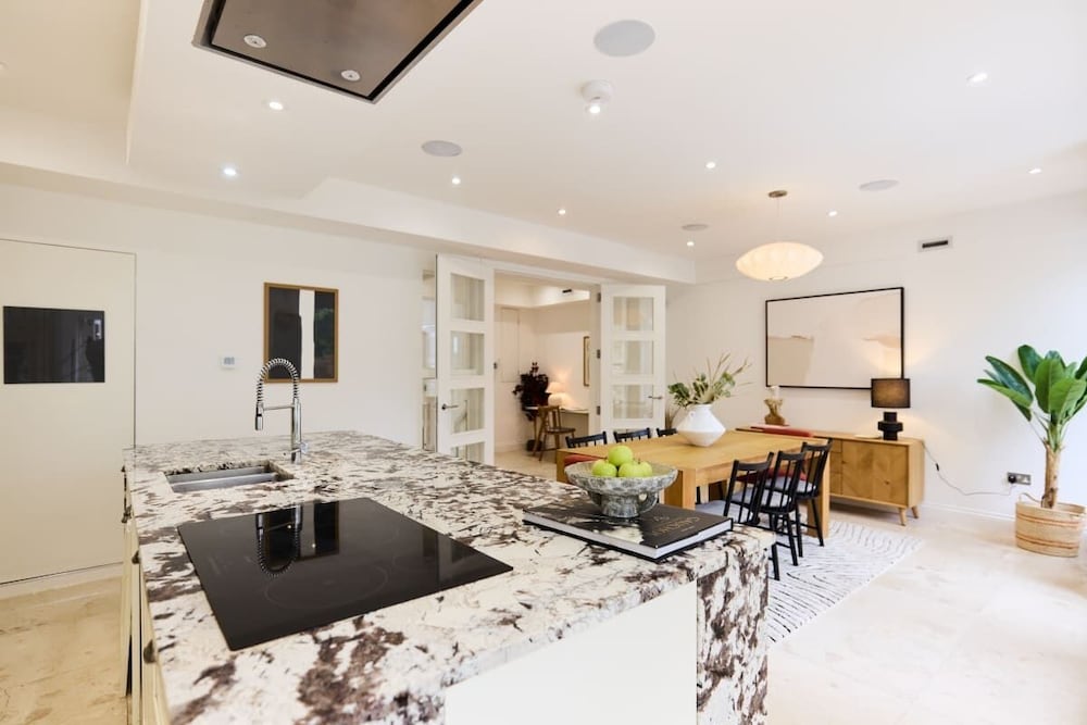 The Camden Park Place - Lovely 4bdr Flat With Garden