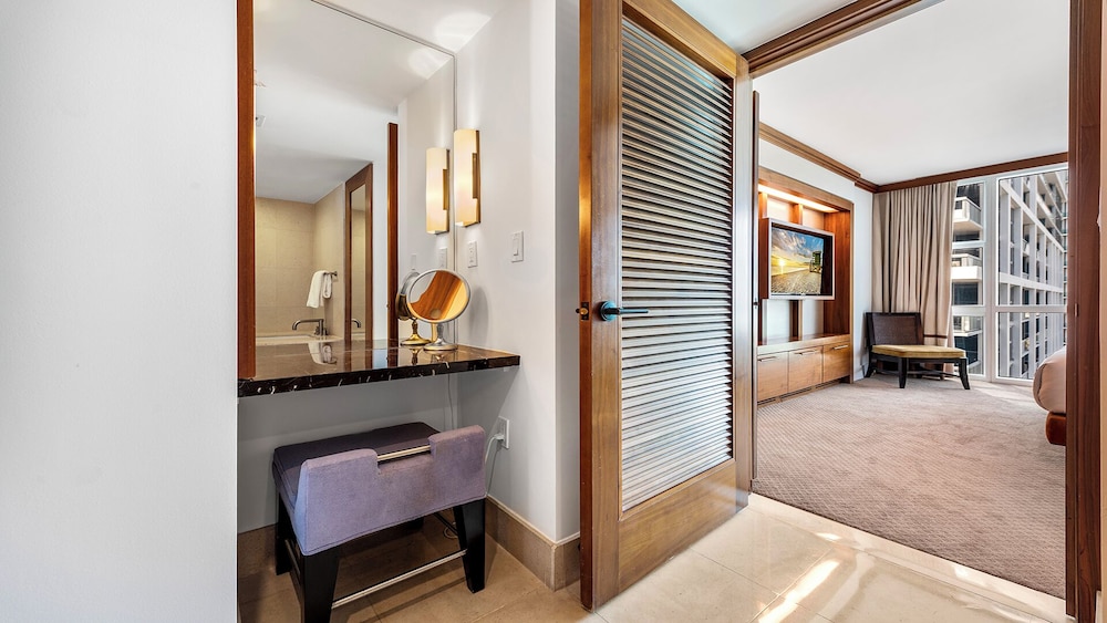 Luxury Vacation Rentals at Carillon Wellness Resort by LRMB