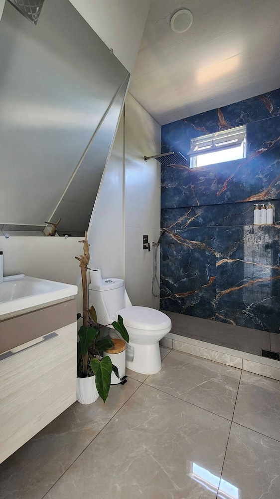 Elegant Chalet 2 Minutes From the Beach Ideal Families