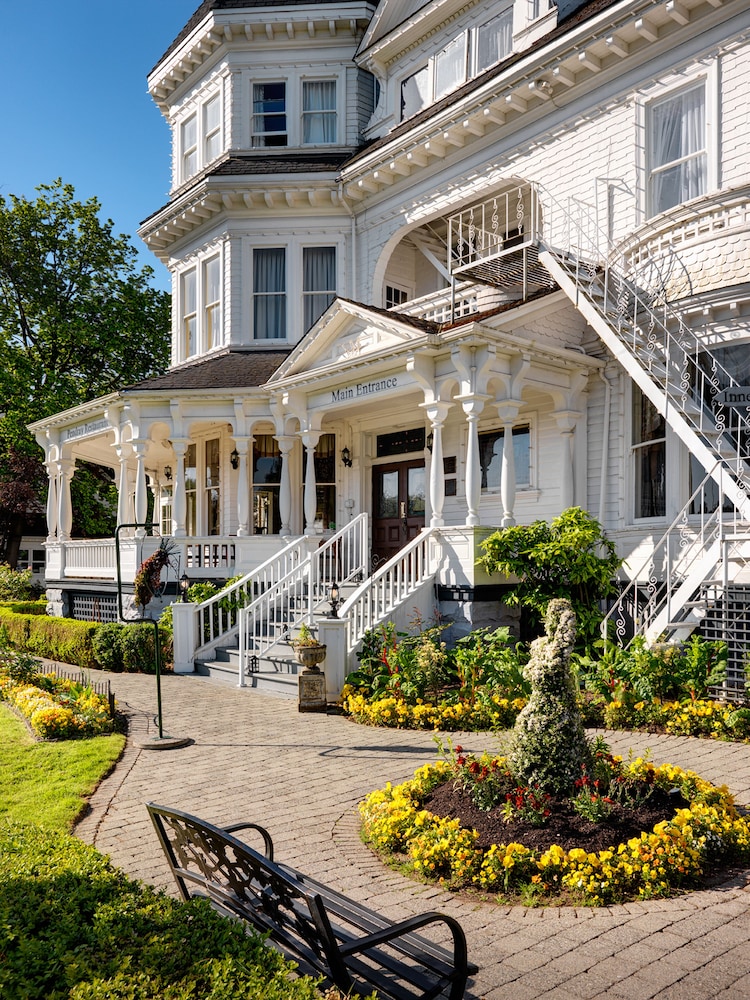 Pendray Inn and Tea House 55
