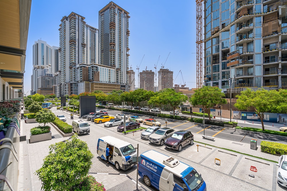 PVH - Serene 2BR - Sobha Hartland Greens