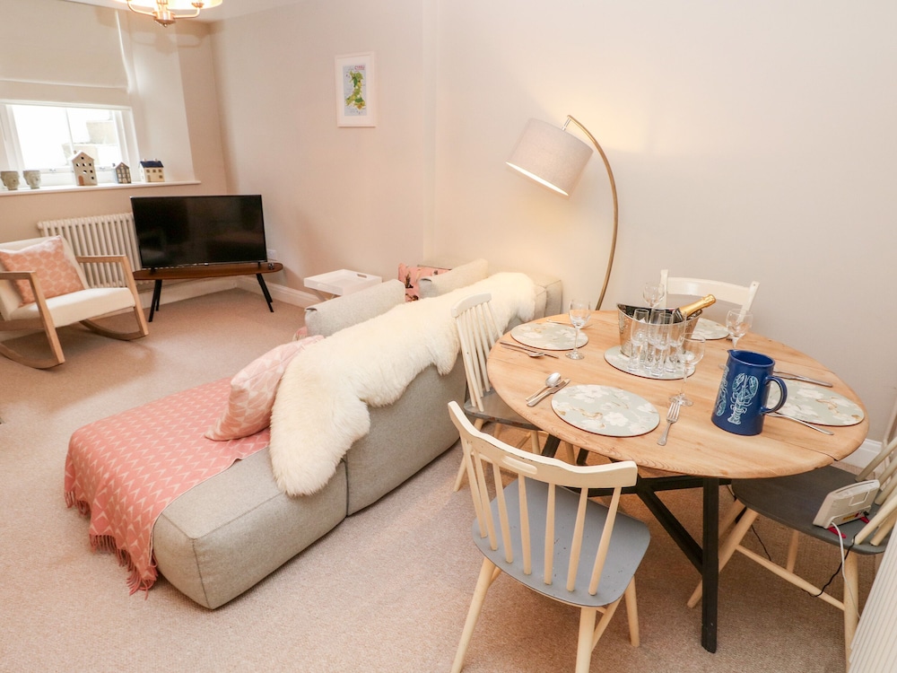 Flat 1, Belmont
